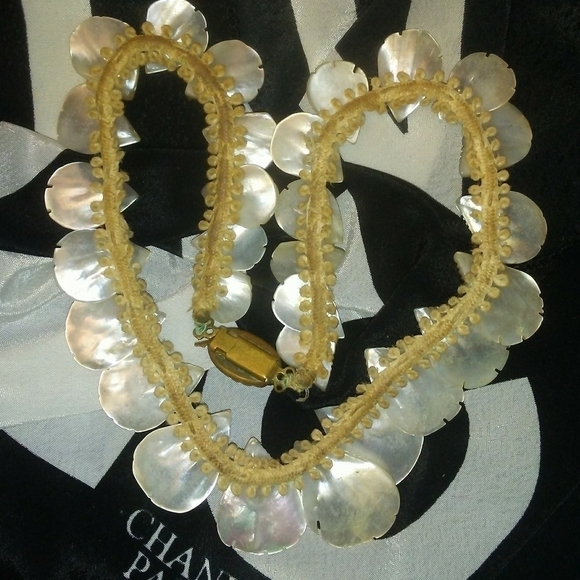 Victorian Hand Carved MOP Necklace Choker - Picture 7 of 7